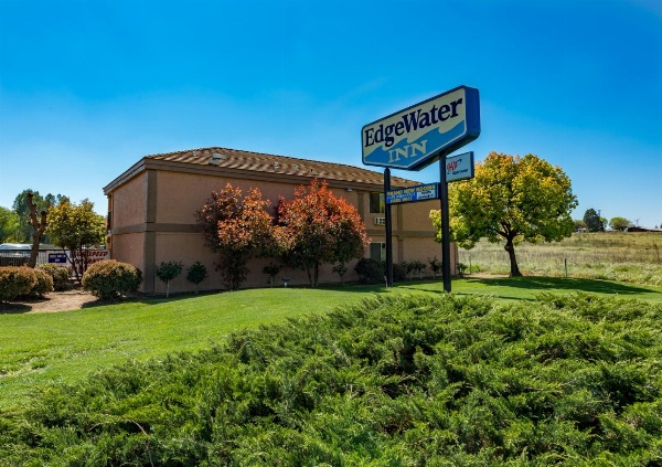 Edge Water Inn image 1